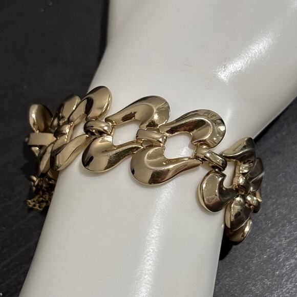 Vintage Gold Tone Monet Mid Century Chunky Link Bracelet with Safety Chain - Picture 3 of 7